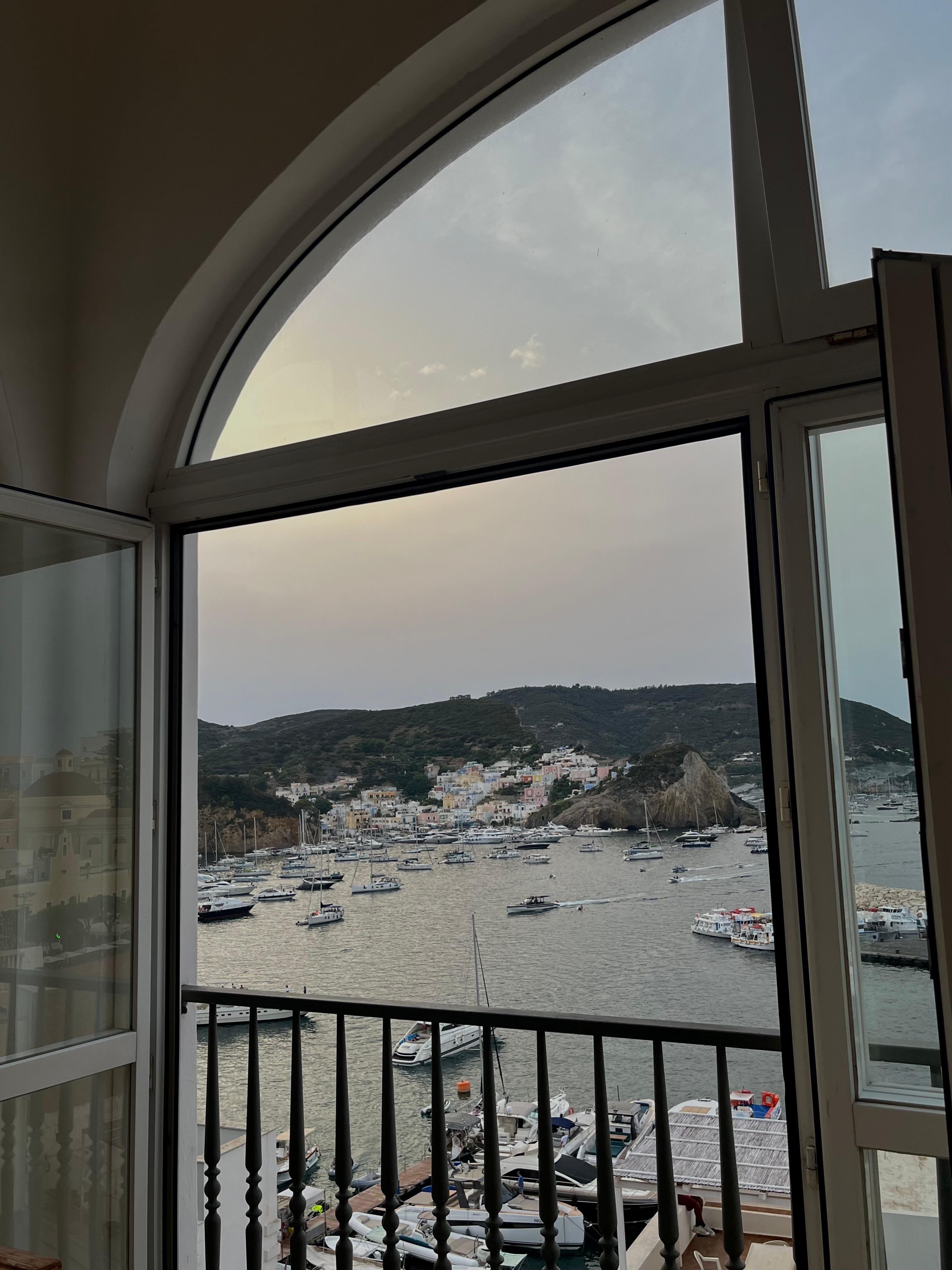 BAONOW RETREAT PONZA