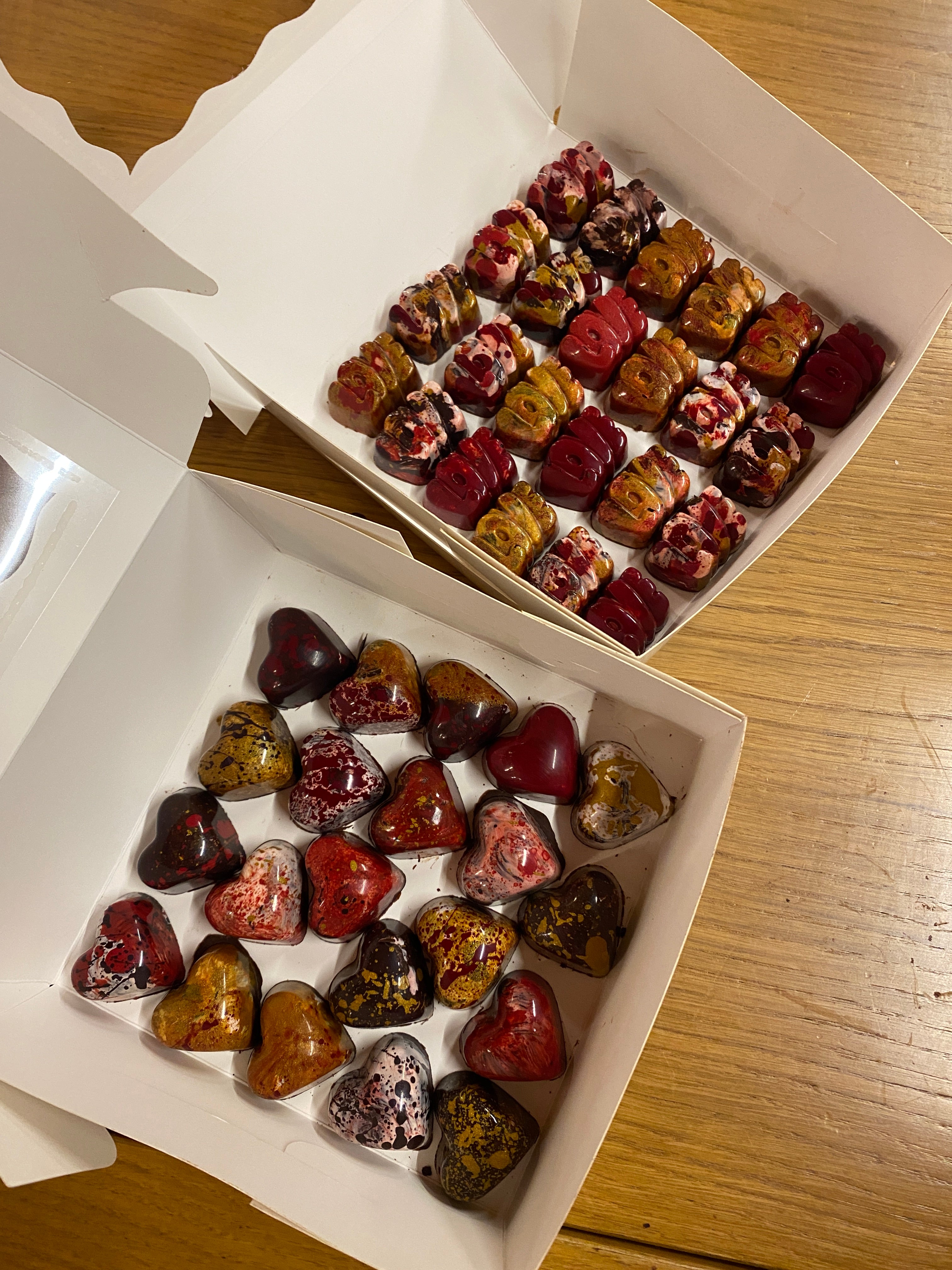 16/04 Creazione di cioccolatini e aperitivo al Coffee Pot - €54,00