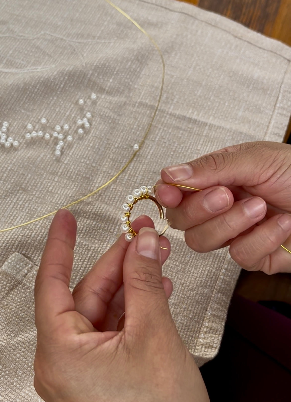 27/04 Workshop di Creazione di Hoop Earrings e brunch al Sanctuary Roma - €49,00