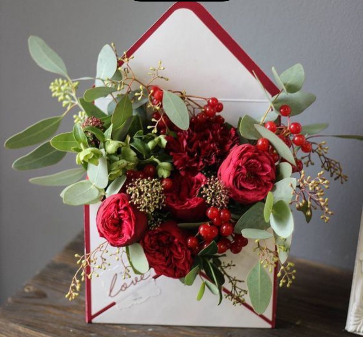 12/02 Flower Box con aperitivo da The Appuntamento Roma - €69,00