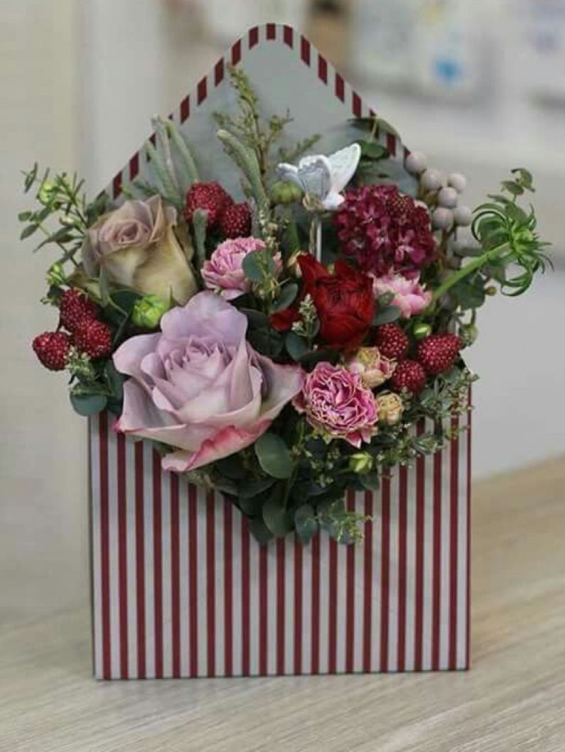 12/02 Flower Box con aperitivo da The Appuntamento Roma - €69,00