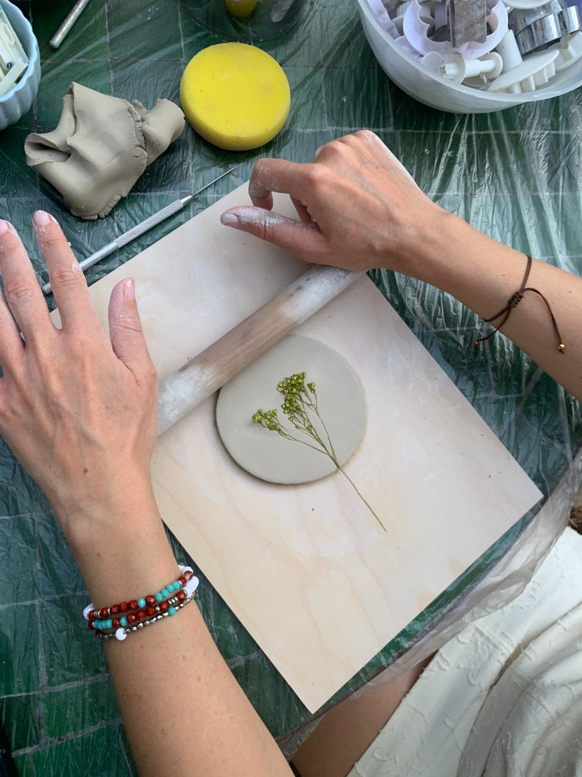 26/08 Ceramica Botanica con aperitivo al Sanctuary Eco Retreat Roma - €59,00