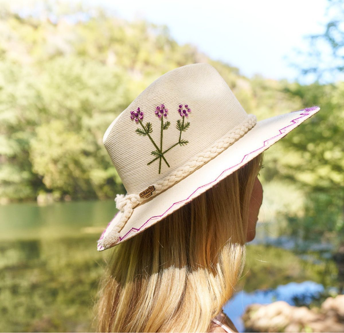 11/06 Ricamo su cappello con apericena al Sanctuary Roma - €54,00