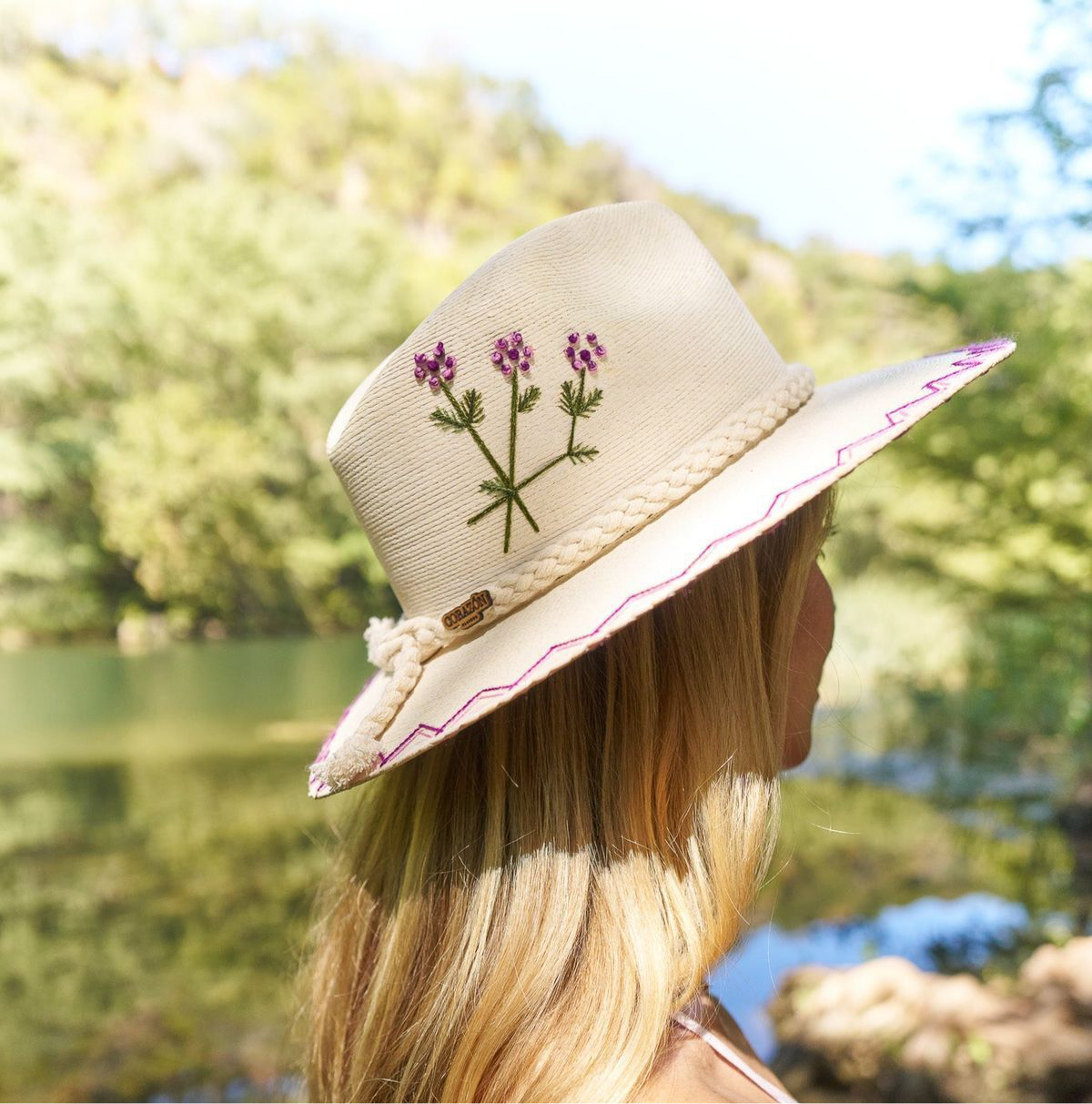 11/06 Ricamo su cappello con apericena al Sanctuary Roma - €54,00